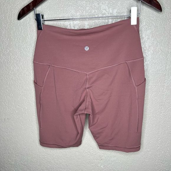 Lululemon High Rise Align Shorts 8 - Picture 2 of 3